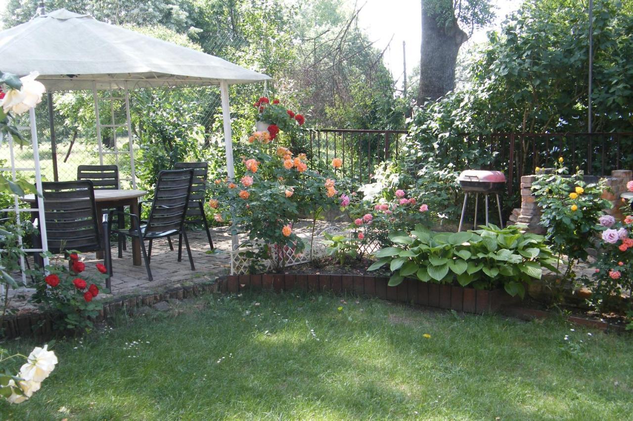 Holly Vendégház Hajduszoboszlo Exterior foto